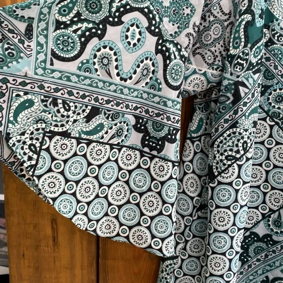 Zac & Rachel Women Blouse - Picture 6 of 8